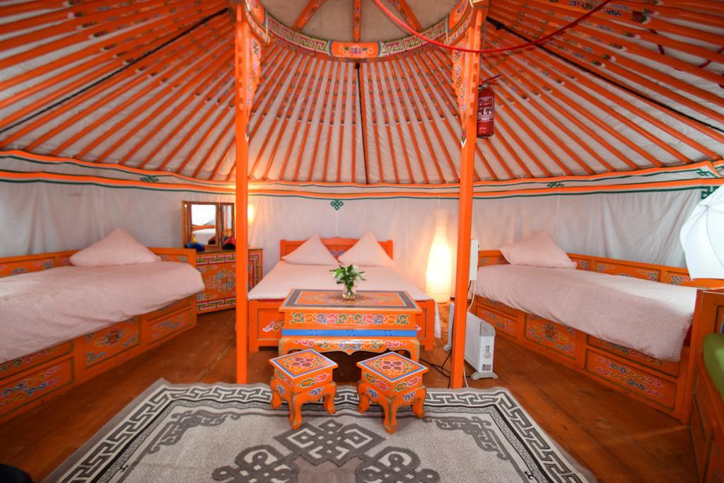 Yourte Nomade-Lodge Les Ecrennes Exterior photo